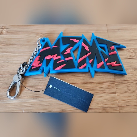 NWT Marc Jacobs Keyholder Bag Charm - Picture 3 of 8